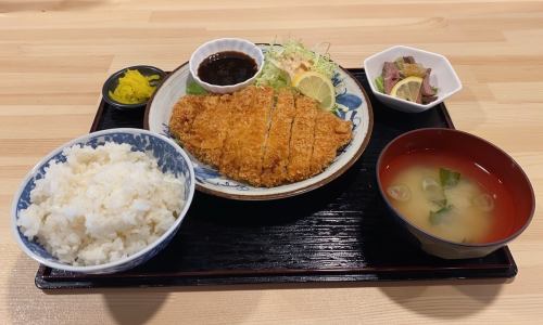 とんかつ定食
