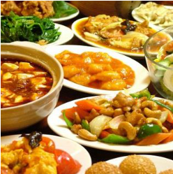 食べ放題+飲み放題が4800円(税込)!団体様もOKな宴会席をご用意しております◎