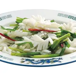 Stir-fried squid and chives