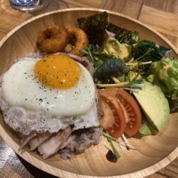 점심 닭 햄 건강 접시