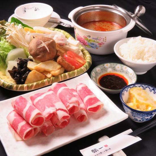 お肉・野菜をたくさん食べれるランチ★夜は学生限定コースもあり