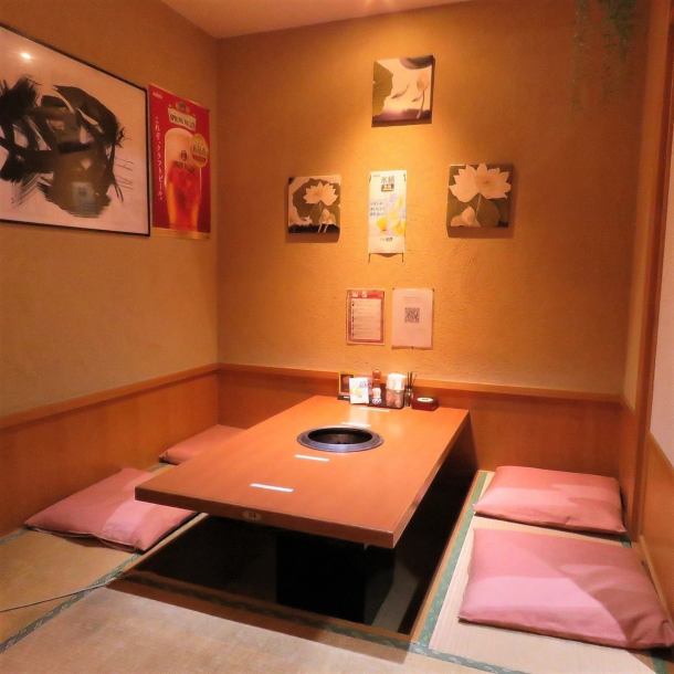Reservations are recommended for the popular private rooms.We have private rooms for 4 to 12 people.Up to 30 people can enjoy a meal in a private room by connecting two private rooms.Please contact us for 2 people and lunch use.Perfect for entertaining, banquets, and family meals♪ [Kannai/Bashamichi/Sakuragicho/Yakiniku/Izakaya/Korea/Hot pot/Private room/Anniversary/Birthday/Private reservation/Welcome/Farewell party/Farewell/Entertainment]