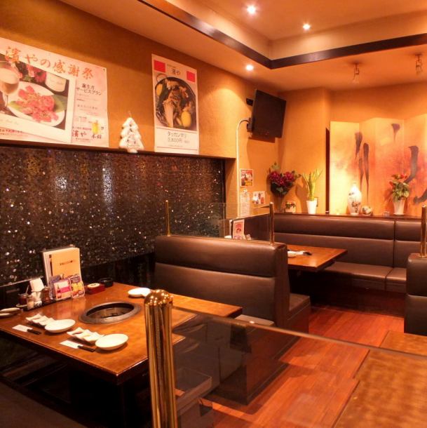 《舒適的沙發桌席》 適合與同事和朋友的烤肉聚會◎ 這是一家可以享用日本牛肉的餐廳。桌位可供少量至10人使用。我們最多可容納16人和20人的團體。[關內/馬車道/櫻木町/烤肉/居酒屋/韓國/火鍋/包間/紀念日/生日/私人/歡迎會/告別/娛樂】