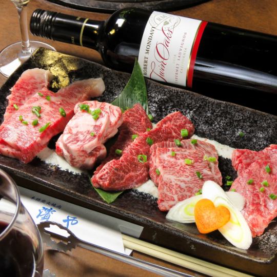 Enjoy organic wine, carefully selected charcoal-grilled Japanese beef, and Korean cuisine at reasonable prices.
