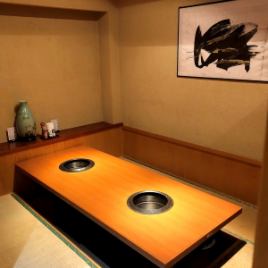 A popular private room with a sunken kotatsu.OK for 4 to 12 people.There is also a private room that can accommodate up to 30 people by connecting two private rooms! ◎ [Kannai/Sakuragicho/Bashamichi/Yakiniku/Korean cuisine/Samgyeopsal/Cheese dakgalbi/Hot pot/Wine/All-you-can-drink/3 hours/Private rooms/Zashiki/Girls' night out/ Date/Anniversary/Birthday/Entertainment/Banquet] Private room charge: 2000 JPY (excluding tax)
