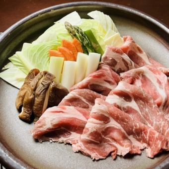 【僅限烹飪】主廚搭配套餐「5,000日圓套餐」（共7道菜），包括陶瓷盤烤蛇咬肉、醋飯等。