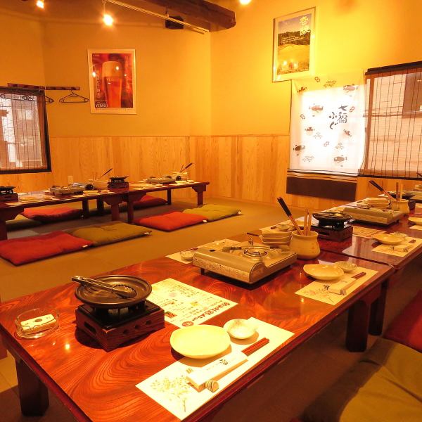 [2nd floor] This is a raised tatami room.We can accommodate parties of 10 to 16 people by combining tables for 4 people.It is also possible to rent it out for private use depending on the number of people.We can also change the layout, so please feel free to contact us.*Reception will be accepted from 7pm.