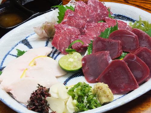 [Horse sashimi] Assortment of three types