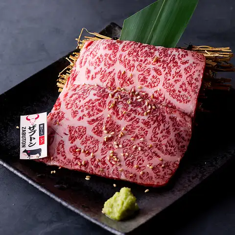 The craftsman's skill shines through! The freshness and flavor that only freshly cut meat can offer.