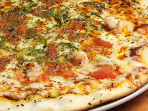 Shrimp and tomato onion pizza