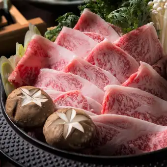 【2.5H飲放付】国産黒毛和牛すき焼き×朝採鮮魚お造りや天麩羅に牛タン含む『凛』全11品6000円