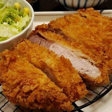 熟成ロースとんかつ御膳　2398円(税込)