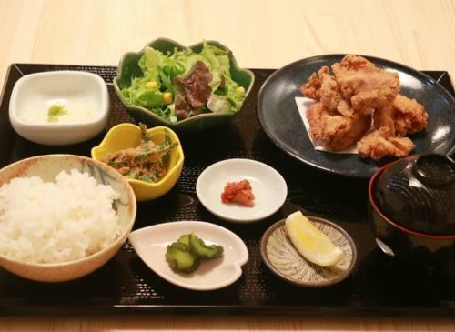 昆布〆鶏の唐揚げ定食