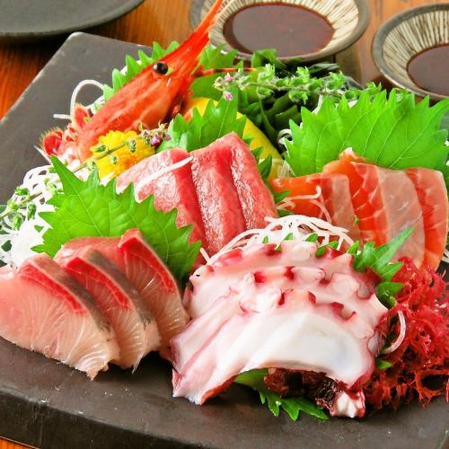 市場仕入れの鮮魚を使用したお刺身