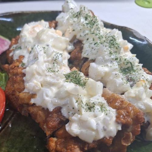 【当店の名物！】《Ji-Ji 特製宮崎風チキン南蛮》～特製タルタルソースをご堪能あれ～1580円(税込)