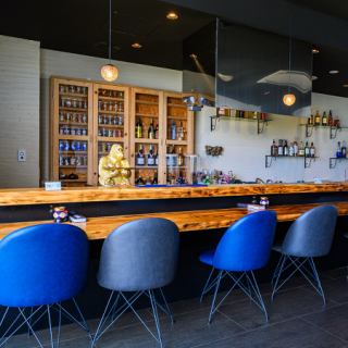 【カウンター席：8席】お1人様でもお気軽にご来店いただけます◎