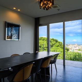 大きな窓から見える絶景！プライベート空間でお食事をゆっくりお楽しみいただけます★8名様までご利用可能でございます◎