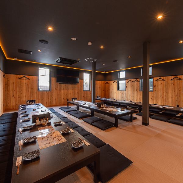 大人数での宴会や大切な集まりにも対応可能な広々とした掘りごたつ式のお席がございます◎足を伸ばしてリラックスできる空間は、お子様連れのお客様にも大好評♪シーンに合わせたお席をご案内いたします。美味しいお酒と自慢の逸品を囲めば、自然と会話も弾む賑やかな宴になること間違いなしです。