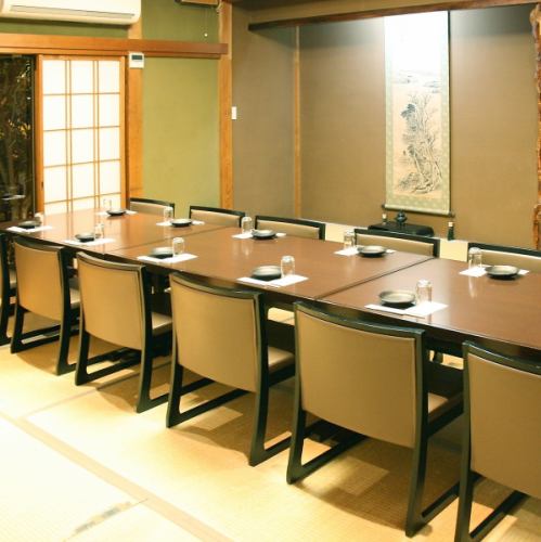 Chairs and table in the tatami room!