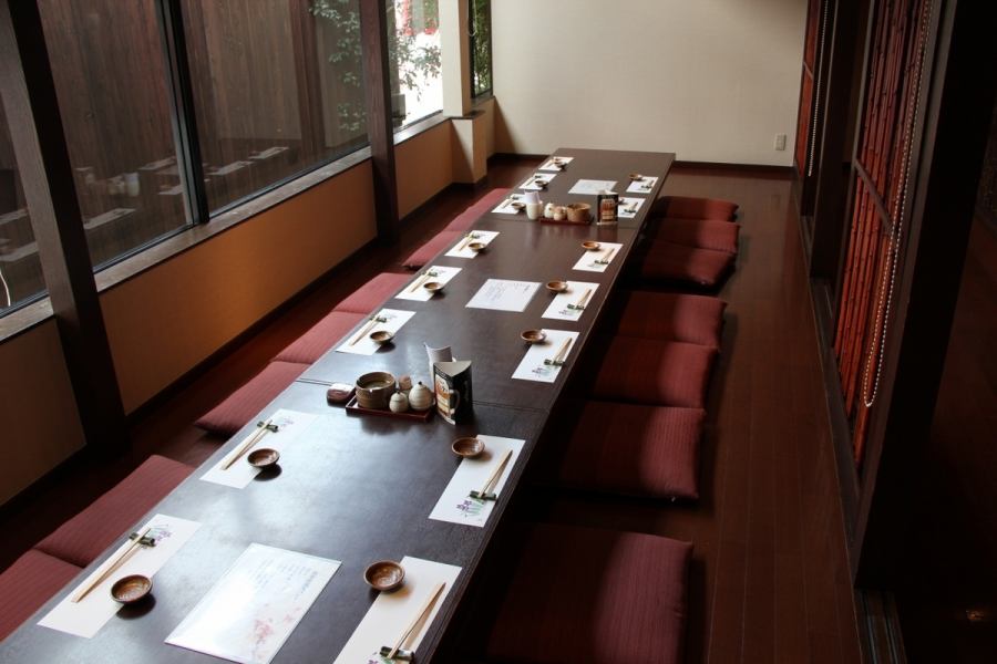 個室も４部屋ご用意しております！周囲を気にせずゆったりお過ごしください。大人数でのご来店でも歓迎です★