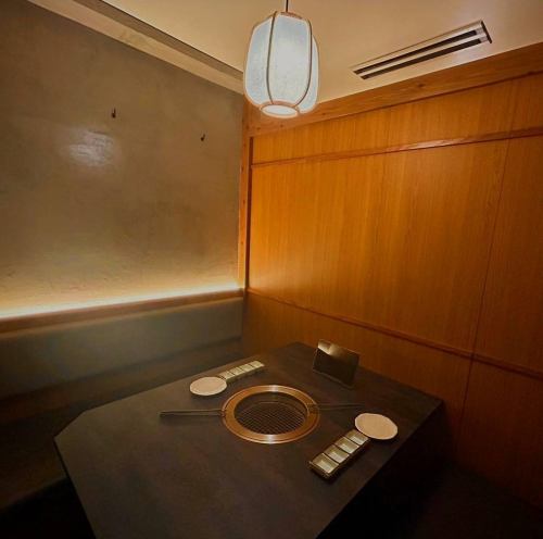 『藤沢×個室』シークレットな藤沢の夜に…。照明が優しく灯るムーディな店内は雰囲気も抜群なプライベート空間です。個室は2名様～OK