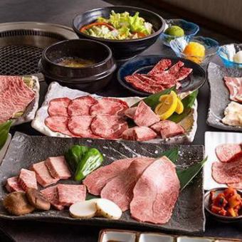 【飲み放題付き◆8,500円(税込)】宮崎牛4種盛や牛タン2種盛など、こだわり料理を心ゆくまで堪能