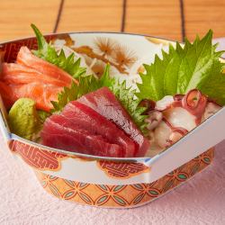 Assortment of 3 types of sashimi