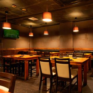 ≪貸切も対応可≫30名～50名様で、お店貸切も可能！4～20名様向けのテーブル個室も完備！まったり飲むのも、わいわい飲むのも、周りを気にせずお楽しみいただけます♪美味しい料理と最高のお酒を囲みながら、楽しい会話や笑顔が広がる完全個室で、特別なお時間を思う存分お楽しみください♪