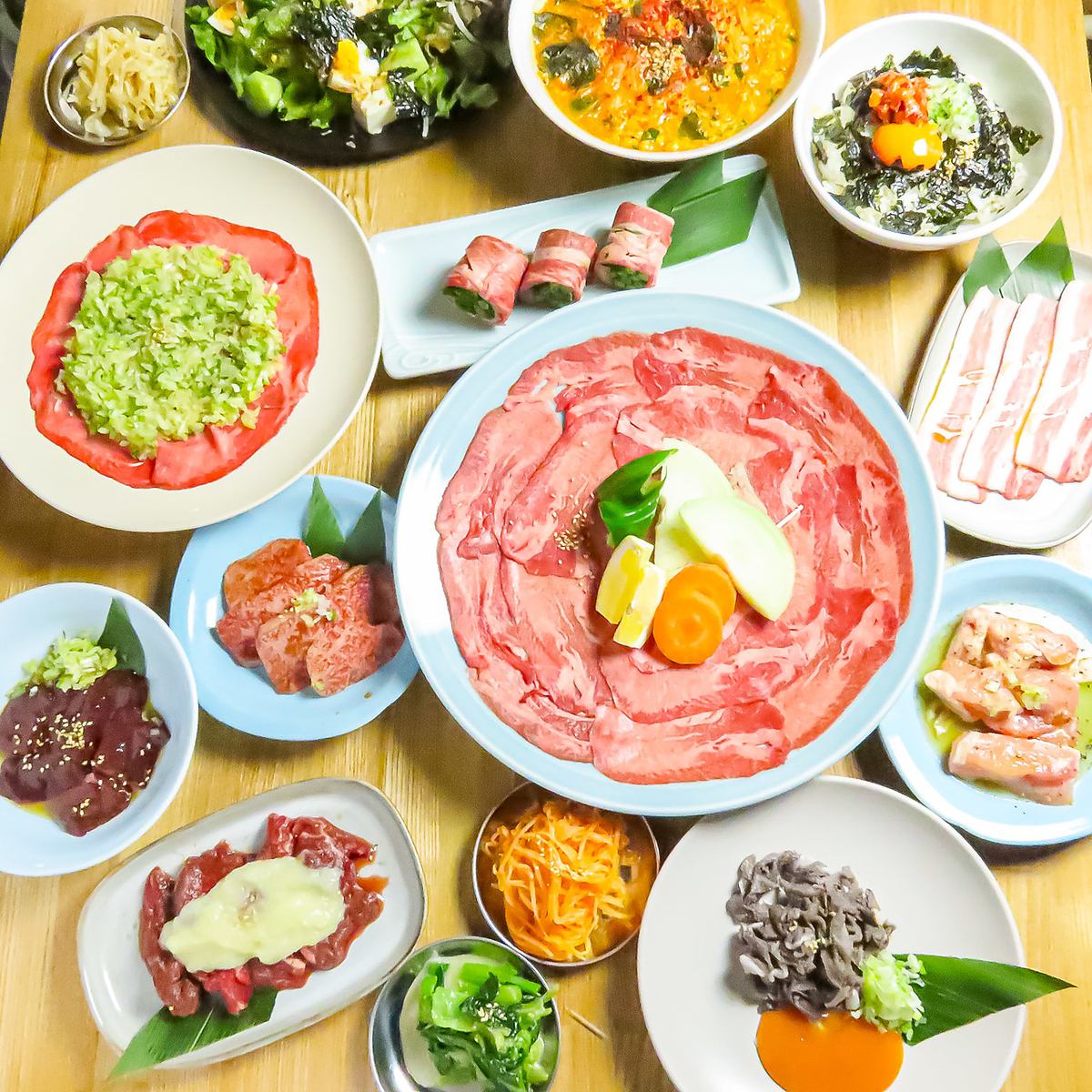 昼はカフェ、夜は焼肉屋に！美味しいお肉を堪能してください