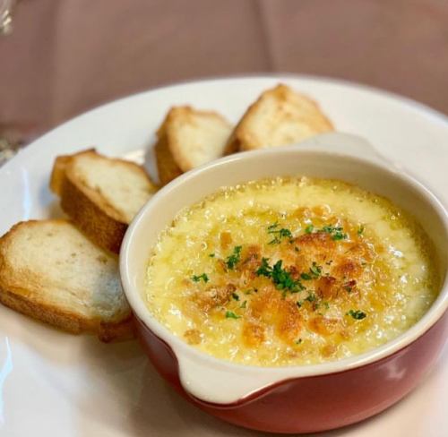 Potato gratin (with baguette)