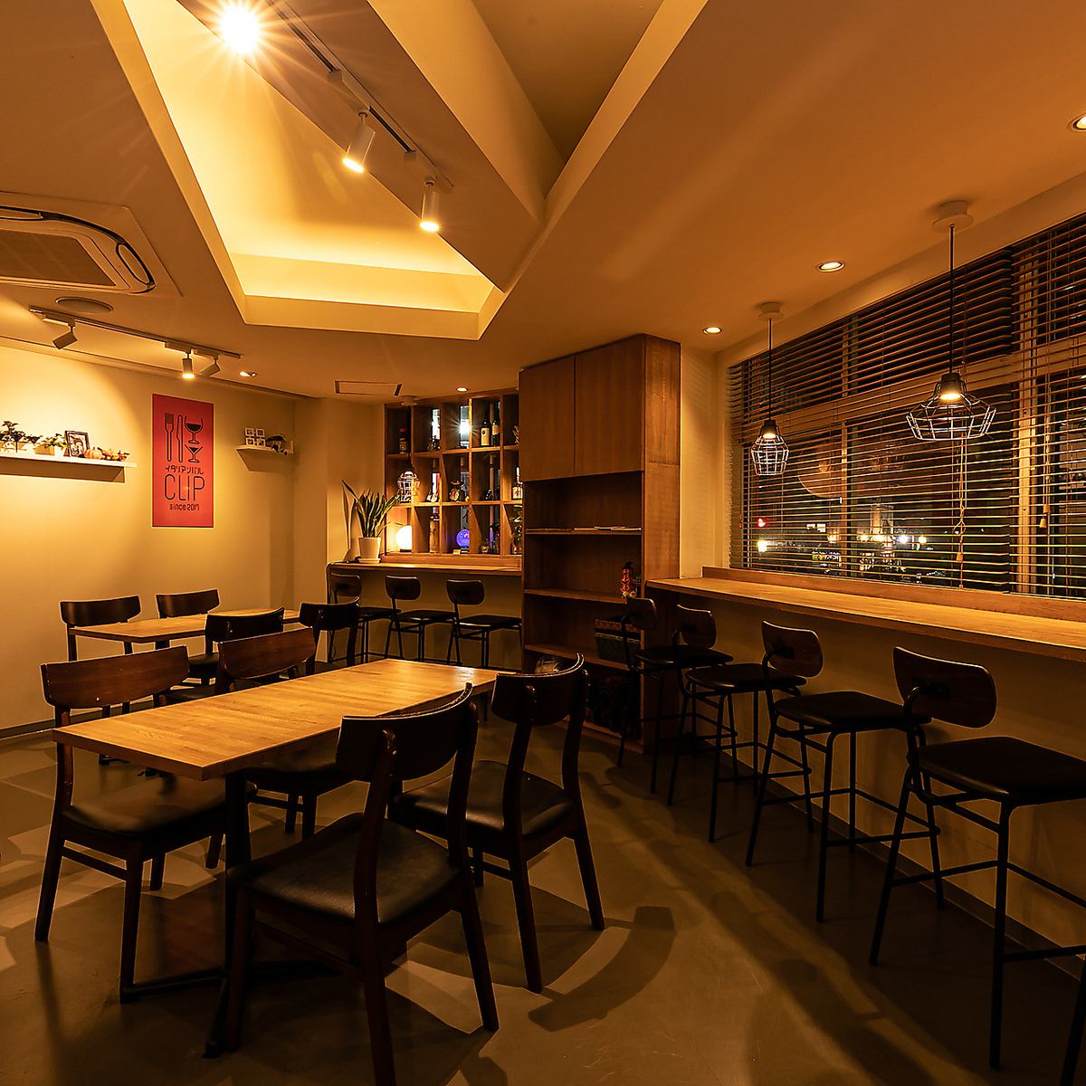 目を引くドリンクと美味しいイタリアン料理で雰囲気抜群♪