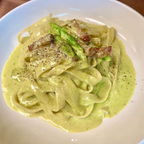 アスパラガスソースのクリームパスタ