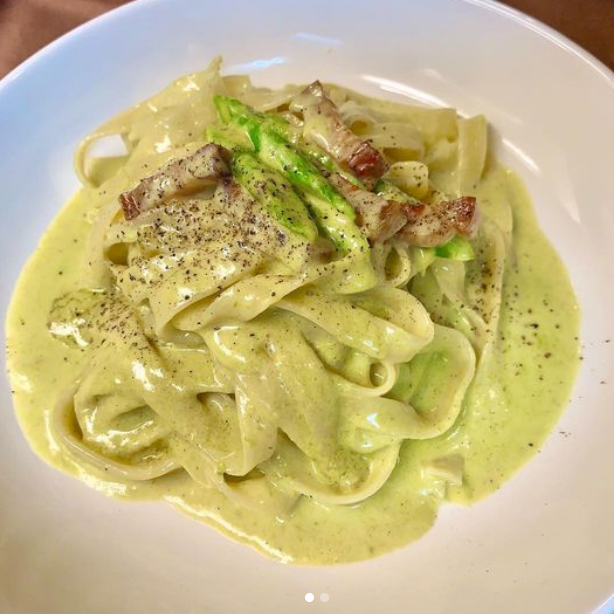 アスパラガスソースのクリームパスタ