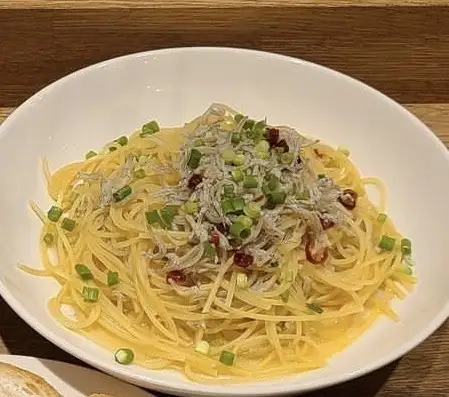 ★期間限定★しらすのパスタペペロンチーノ