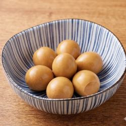用李子醬醃製的鵪鶉蛋