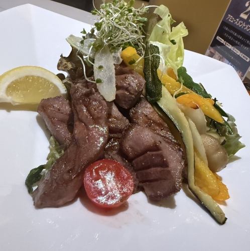 食材からこだわったオススメメニューを多数ご用意。