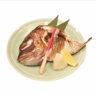 Grilled sea bream helmet
