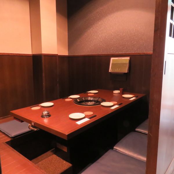 [3rd floor] <Complete private room> 4 people x 4 rooms are available.This floor is ideal for guests who want a sense of privacy or for parties.The entire floor can be reserved for up to 25 people.