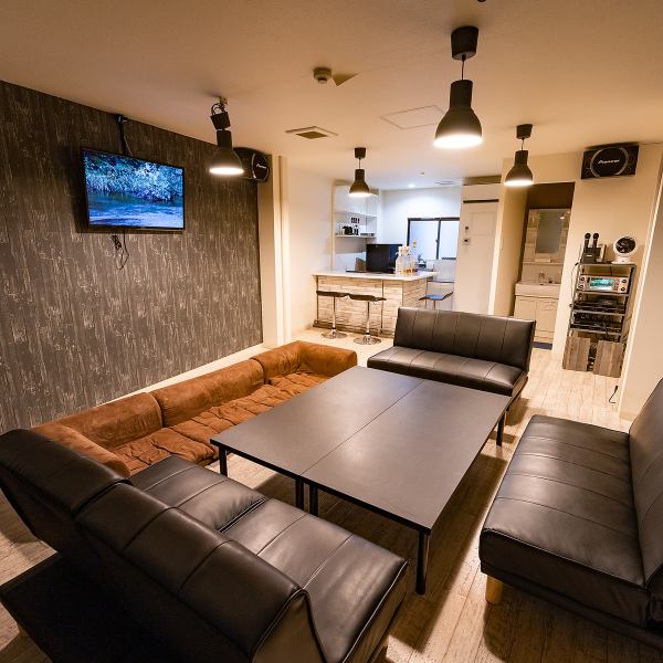[4th floor] A completely private space that makes you feel like you've come to a stylish home.This floor is perfect for customers who want to have fun and have fun with friends and colleagues!Karaoke, projector, and other sound equipment are also available. This floor is perfect for farewell parties and birthday parties♪