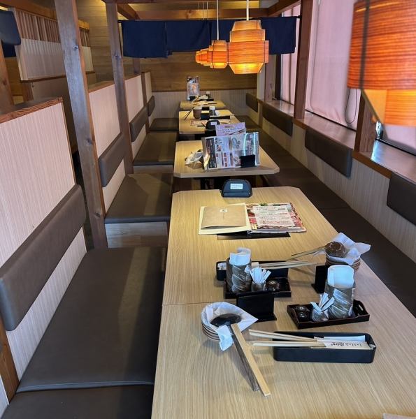 【4月1日よりリニューアル!】広々とした店内には個室、半個室を完備しております。木のぬくもりが温かい癒しの空間で落ち着いたご宴会を開催頂けます。