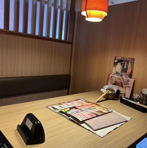 少人数からの個室も完備しています。