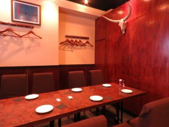 It is a popular private room seat! 6 to 8 people are guided, so if you wish, please make an early reservation! It is a perfect seat for a private drinking party ♪