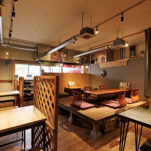 [Enjoy a special moment with a private reservation!] We accept reservations for the entire venue if you make a reservation by 10pm the night before.We can accommodate a minimum of 10 people on weekdays and 15 people on weekends and holidays, with a maximum of 24 people.The lively interior of the restaurant is perfect for having fun with family or friends.Please feel free to contact us for special events, celebrations, etc.