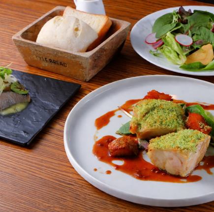 【メインが選べるビストロランチセット】★サラダ・前菜・ドリンク付！ 全3品// LUNCH SET