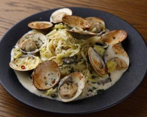 【生パスタ】ハマグリと春キャベツのプッタネスカクリーム～リングイネ生パスタ～