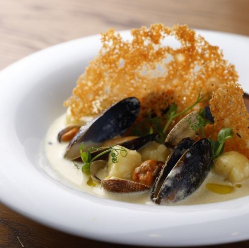 ムール貝とニョッキのフリカッセ~シェリー酒仕込み~