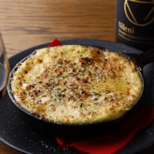 グリエールチーズのアッシバルマンティエ～牛スジの赤ワイン煮～