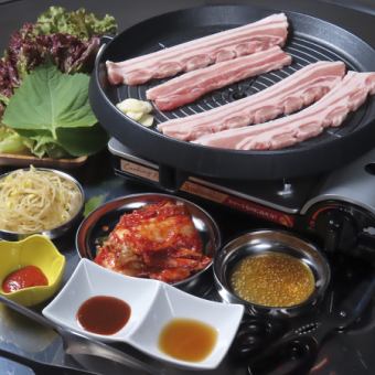 【3種の選べるつけダレ】千葉県産豚を使用したサムギョプサルセット！1人前1760円(税込)