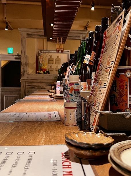 "Where should we go for drinks today?" The food and drinks taste even better when you sit at the same table with friends, a partner, or a coworker.Whether you've had a fun day or are tired, come to our restaurant and enjoy the most familiar leisure activity: an izakaya.