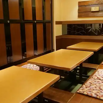 4名用掘りごたつ席